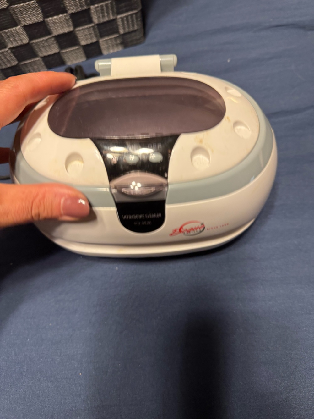 Ultrasonic Jewelry Cleaner in White and Light Blue